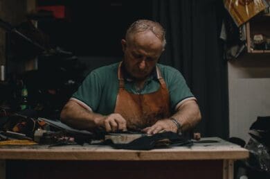 Schemat porównujący mieszanki gumowe NBR, EPDM i FKM stosowane w uszczelkach przemysłowych